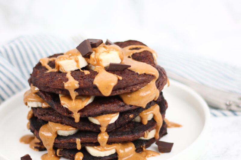 Chocolate chip pancakes Nora French Het Blenderboek