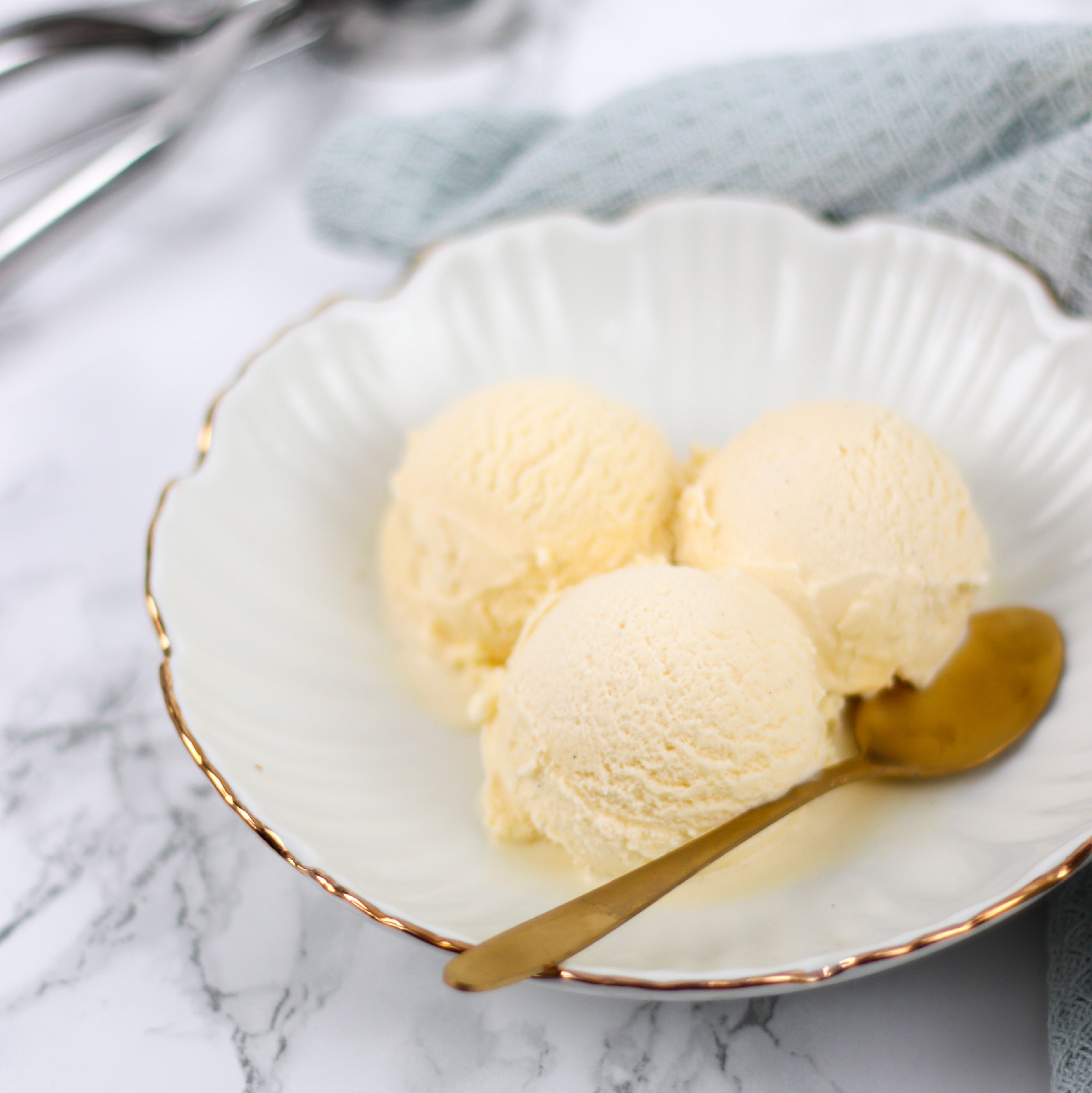 Knipoog Bevriezen Beoefend Basisrecept vanille roomijs met de ijsmachine - Mariëlle in de Keuken