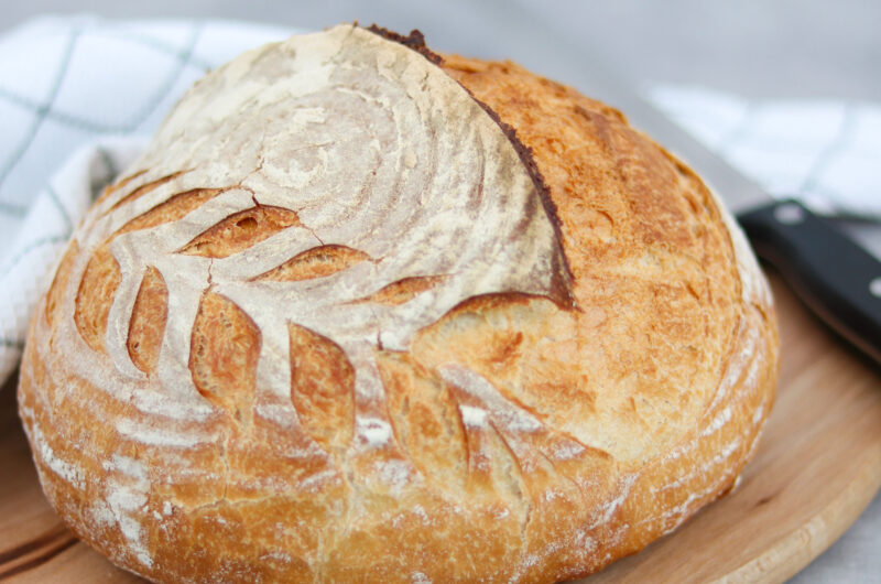 Eenvoudig wit brood met gist